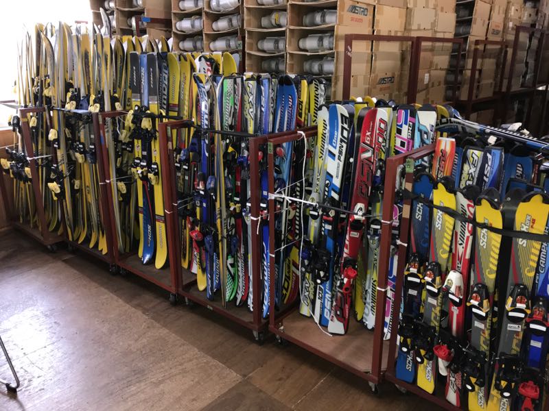 中古スキー大量販売／子供スキーサポートセンター