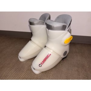 画像: 新古品ジュニアスキーブーツ／NEWラスペチア